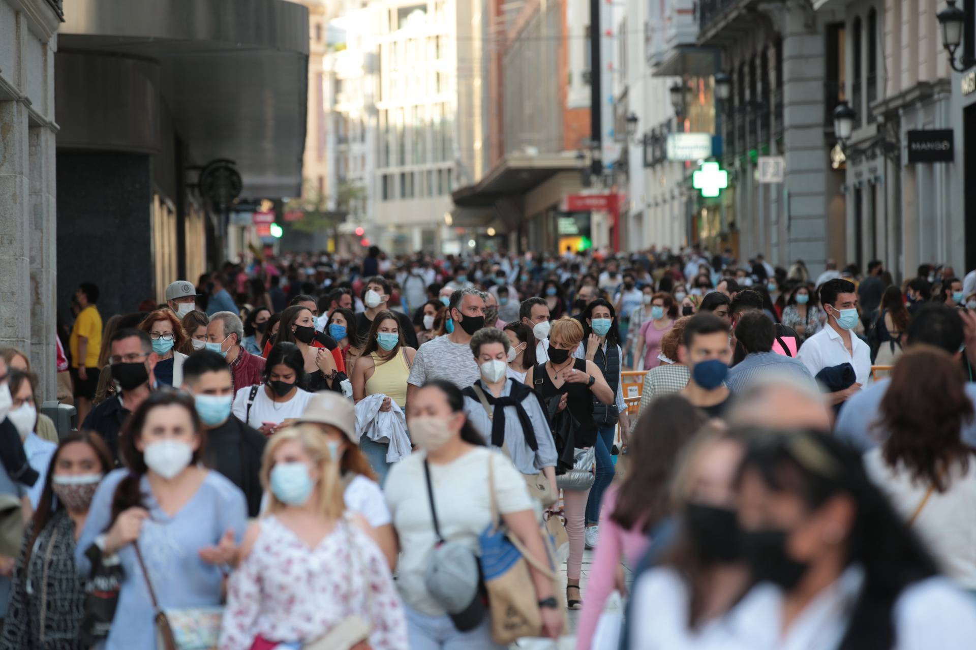 Španjolci slave kraj lockdowna, a epidemiologinja upozorava: 'Pandemija je daleko od kraja'
