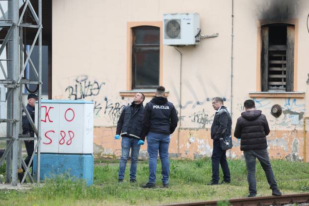 Osijek: Očevid jučerašnjeg požara na barakama uz prugu