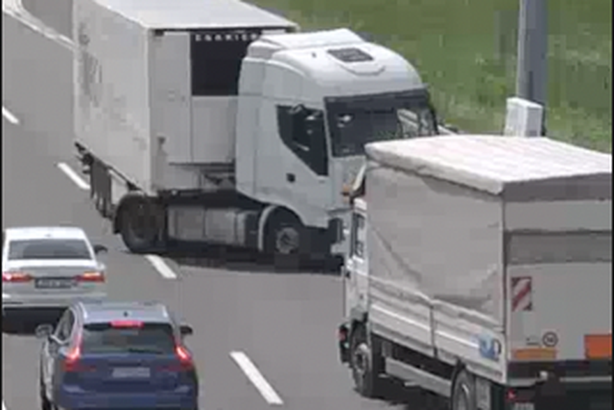 Zastrašujući trenutak na autocesti: Kamionom vozio u krivom smjeru, traže vozača