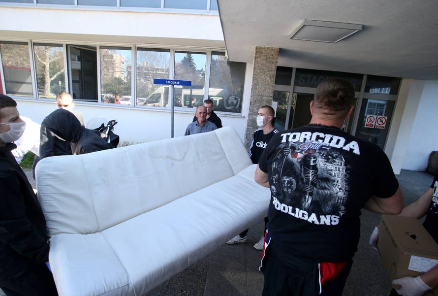 Split: Torcida stigla, pomaže pri selidbi bolnice Križine na Firule