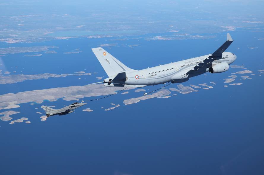 Piloti naših Rafalea prvi put u letu točili gorivo iznad Hrvatske