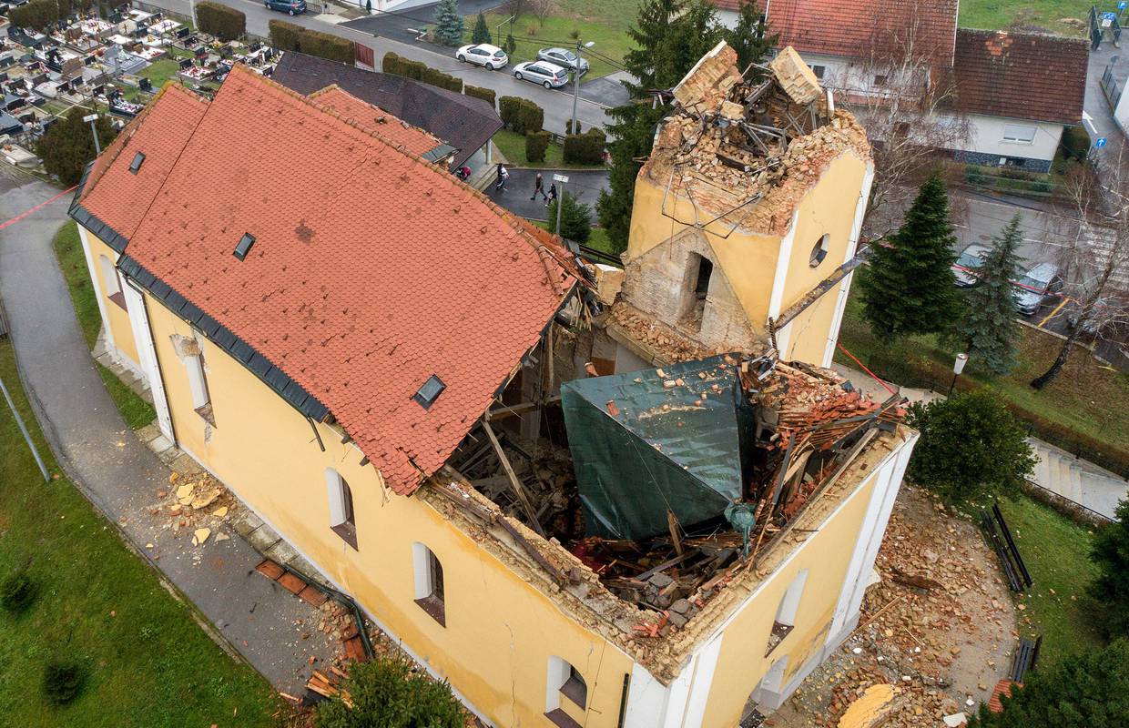 U Kravarskom do temelja ruše crkvu koja je stradala u potresu