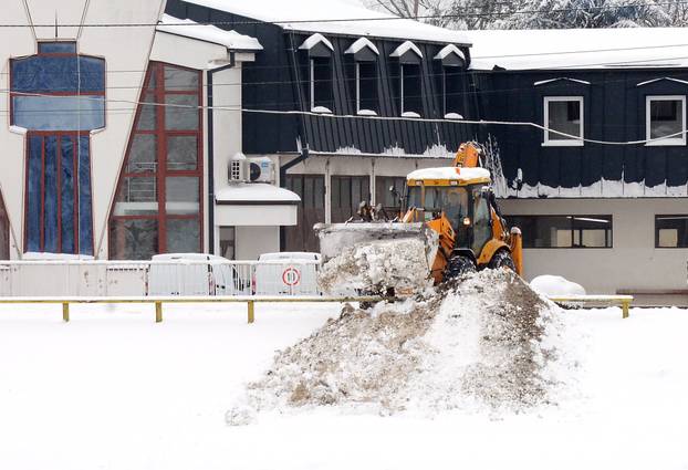 Snijeg je prekrio Sisak 