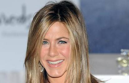 J. Aniston je u piću našla utjehu zbog rezultata filma