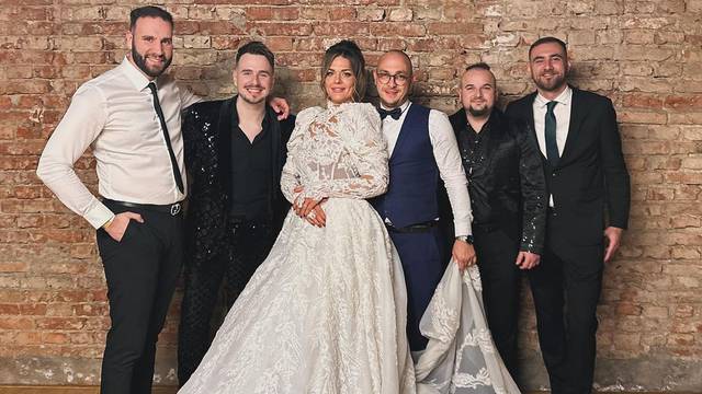 Nove fotke Sandre Perković u raskošnoj vjenčanici, a poznata je i pjesma za prvi ples para...