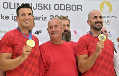 Zlatni Sinkovići i drugi olimpijci vratili se u Hrvatsku: 'Javnost je preoštra prema rukometašima'