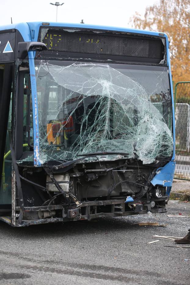 Zagreb: Prometna nesreća ZET-ovog autobusa na Zelenoj tržnici