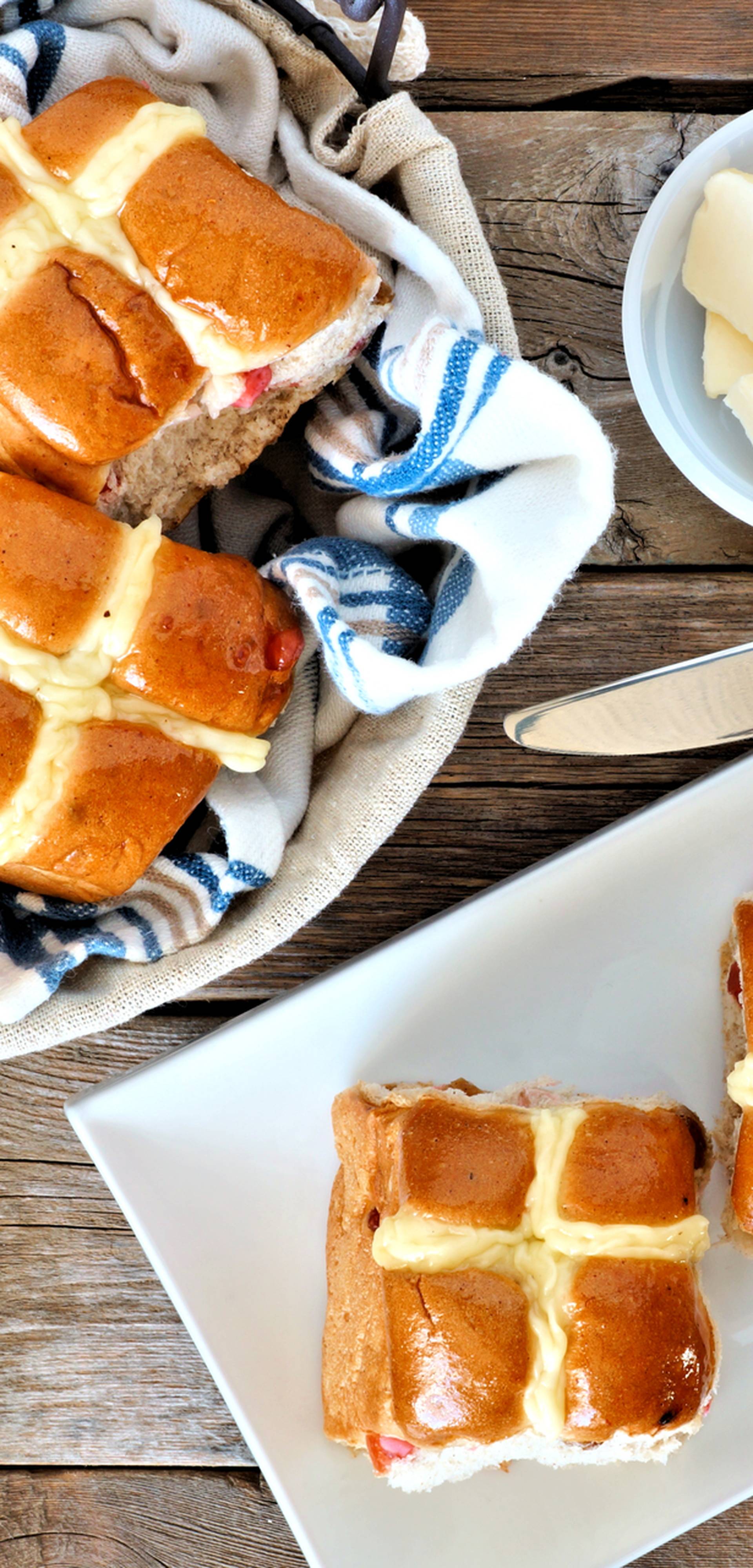 Mali odmak od pince: Slatka uskrsna peciva Hot Cross Buns