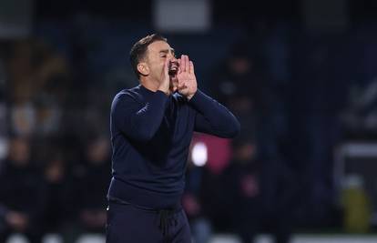 Pogledajte kako su Cannavara dočekali na potpisu ugovora