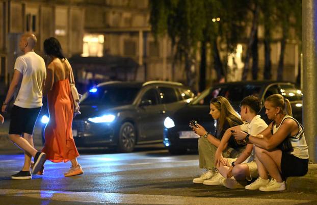 Zagreb: Završio je koncert Marka Perkovića Thompsona, kolone ljudi idu s hipodroma
