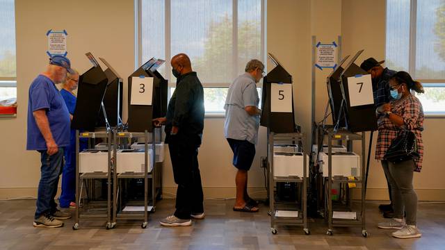 Early voting begins in Georgia for U.S. midterms