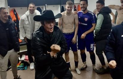 Hit reakcija Davora Mladine! Proslavio pobjedu s kaubojskim šeširom i oduševio svoje igrače