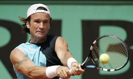 Carlos Moya - Mamac za trofeje, ali i za hostese