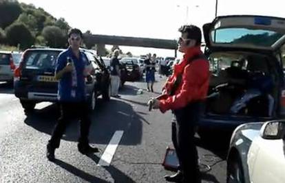 Elvisi su zabavljali živčane vozače u prometnom kaosu