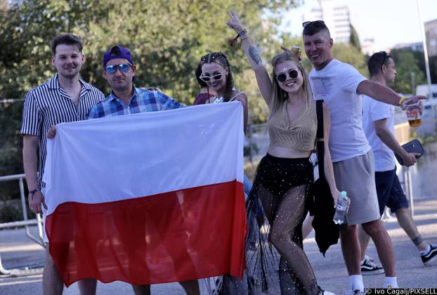 Split: Dolazak posjetitelja na stadion Park Mladeži na kojem započinje Ultra 2025.