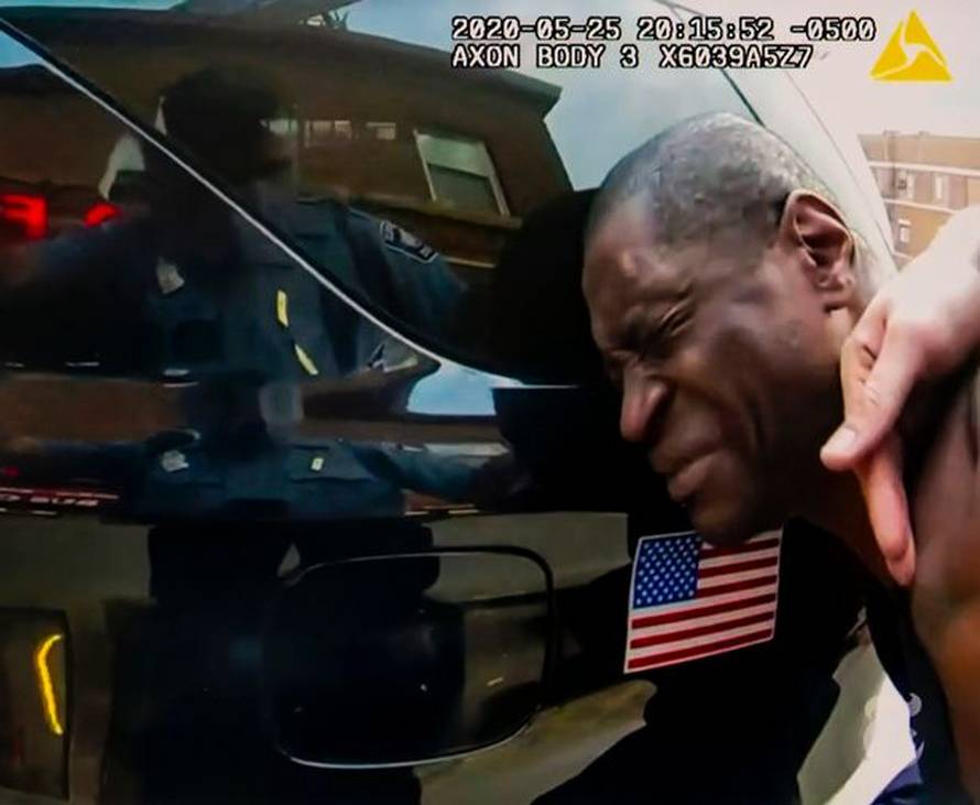 Dosad neobjavljene fotografije s policijske kamere na suđenju policajcu za Floydovo ubojstvo