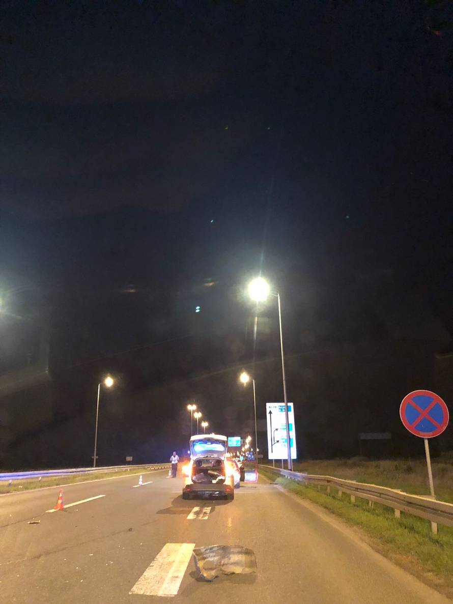 Vozio bez vozačke dozvole, još bježao policiji pa izazvao sudar