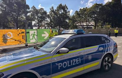 Njemačka: Vozač (90) probio zid u garaži, prošao bez ozljeda