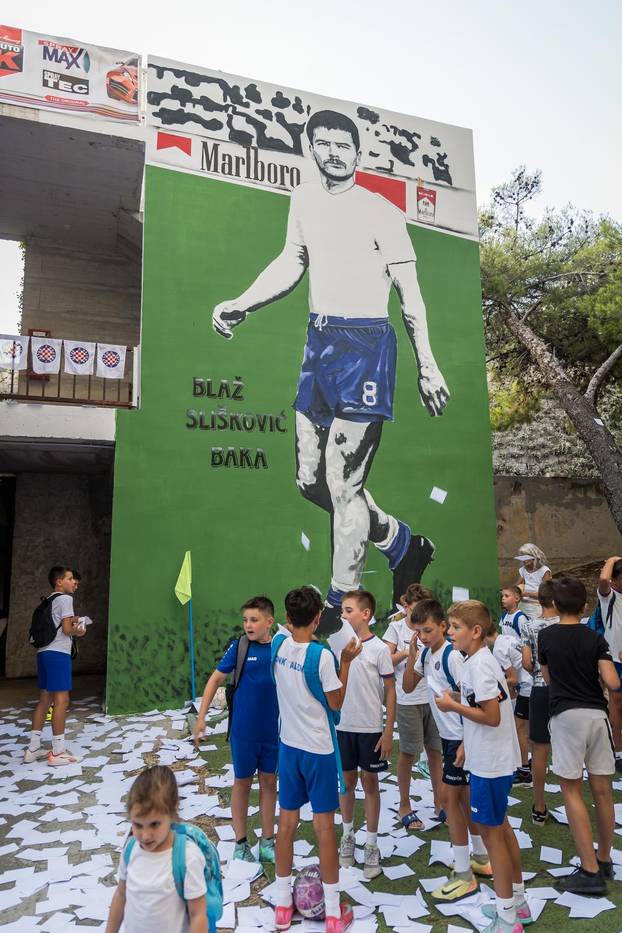 Split: Otkrivanje murala Blaža Sliškovića Bake na Splitskom Mertojaku