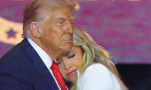 Tko je Erika Kirk? Oprostila ubojici muža pred tisućama: 'Ne želim tog čovjeka na savjesti...'