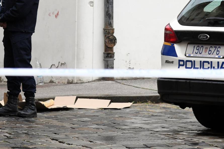 Zagreb: Nogostup na Markovom trgu gdje je ranjeni policajac krvario