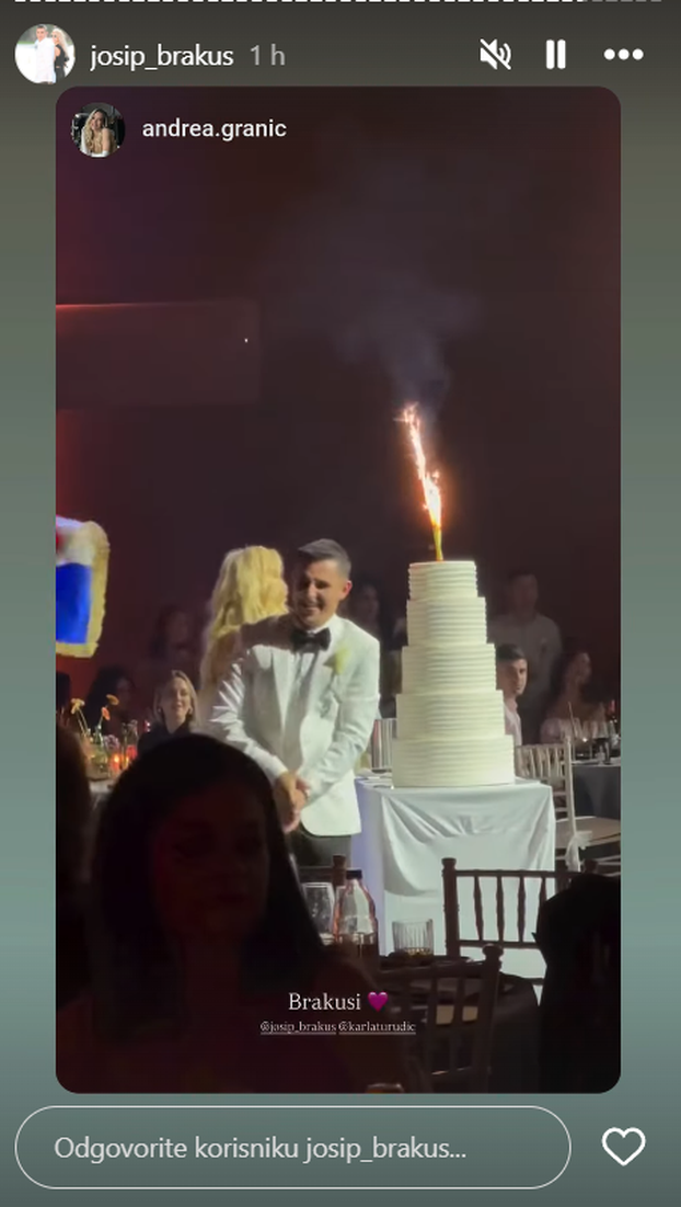 Kakav spektakl! Zvijezda serije 'San snova' i supruga 'zapalili' binu, a Hajduk bio šlag na torti