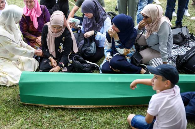 Obitelji ubijenih u Srebrenici prisjećaju se svojih najmilijih