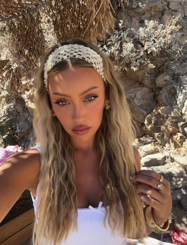 FOTO Zaludile internet! Majka i kći izgledaju identično, svi su uvjereni da su blizanke...