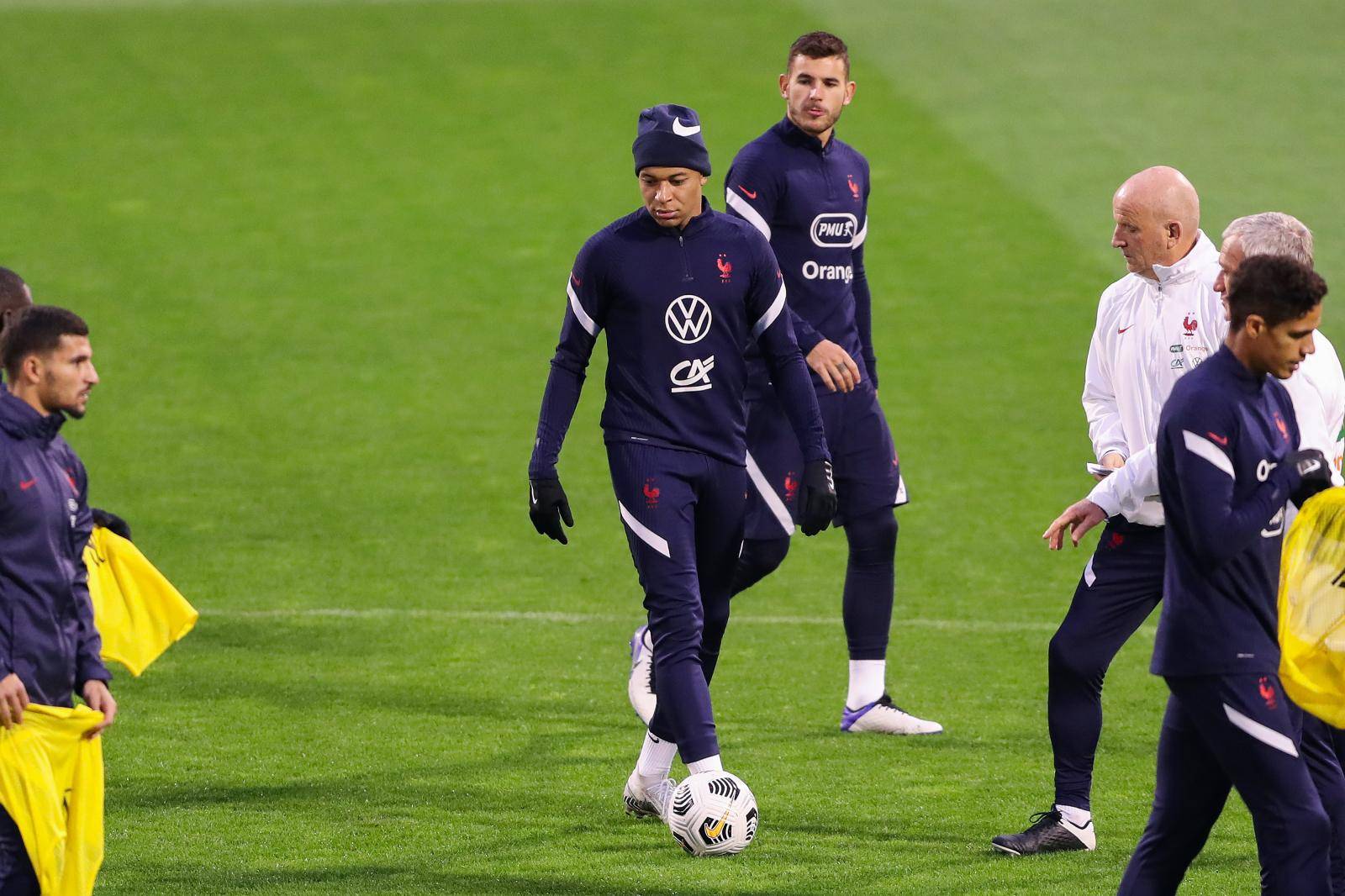 Zagreb: Trening francuske nogometne reprezentacije na stadionu Maksimir