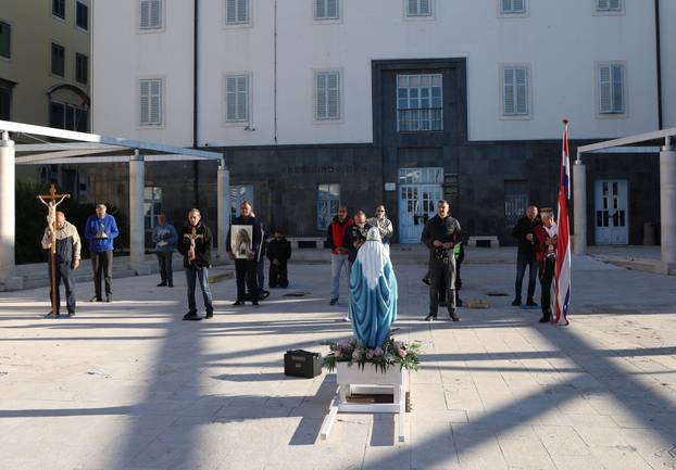 Šibenik: Molitelji na gradskim trgovima prve subote u mjesecu