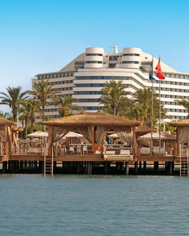 FOTO Ovaj Titanic nikada neće potonuti! Pogledajte što sve nudi moderni tematski hotel