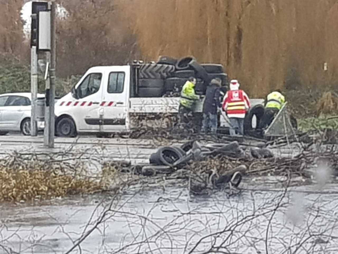 Video: 'Pa gdje je policija?! Sve su nas blokirali u Francuskoj'