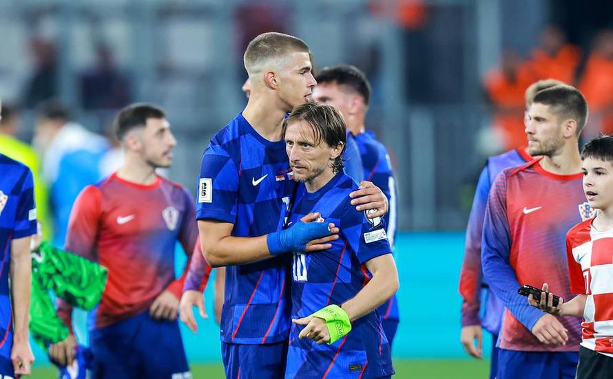 Osijek: Slavlje Hrvatske na stadionu nakon pobjede nad Češkom rezultatom 5:1