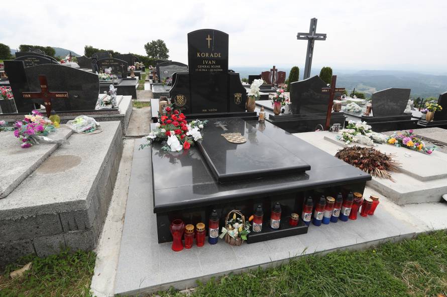 Obitelji Koradeovih žrtava: Ubojici spomenik, a nama bol