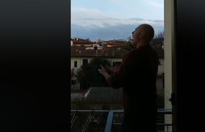 Za naježiti se: Tenor s balkona pjevao serenadu svojoj Firenci