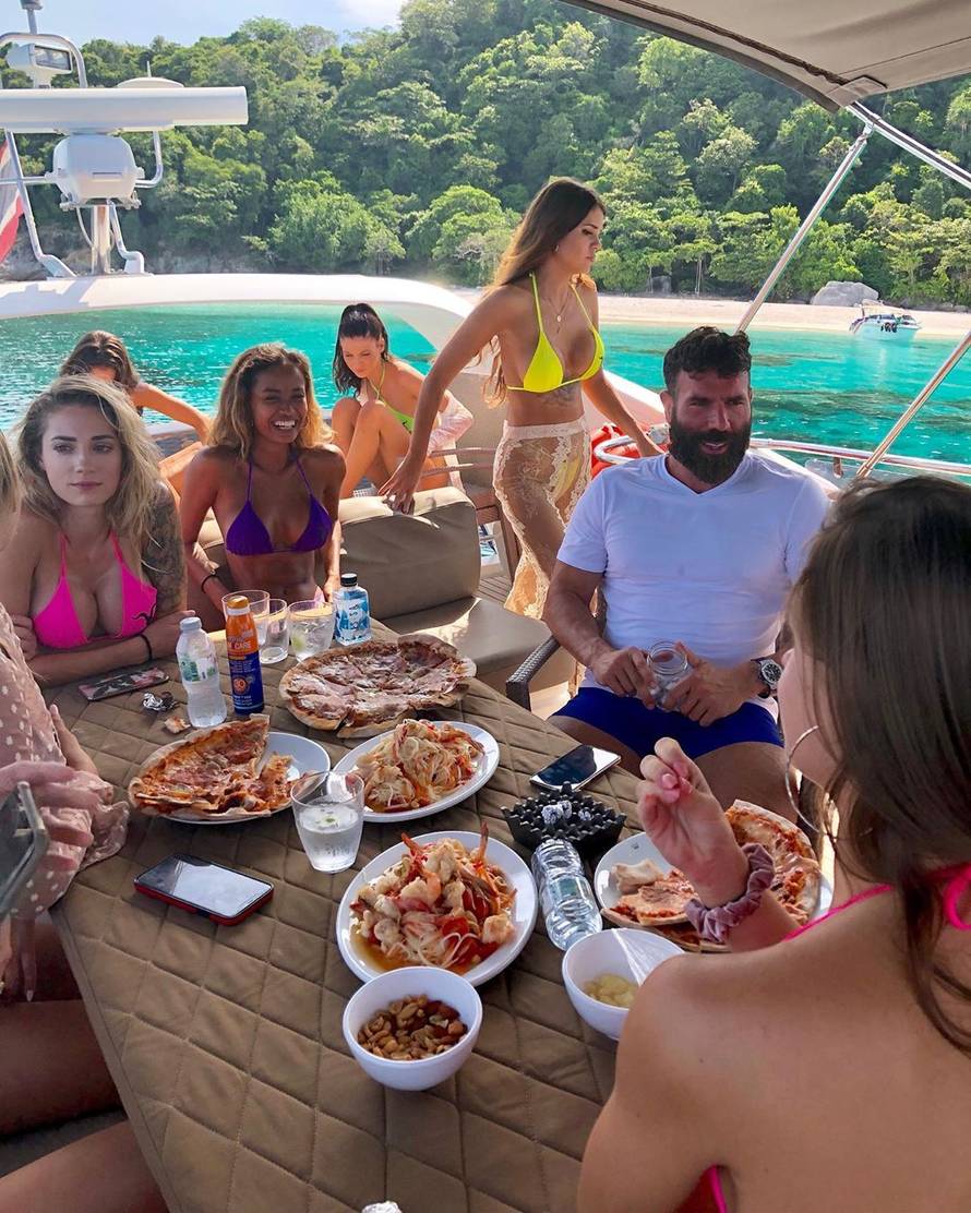 Multimilijunaš je stigao u Split: S djevojkama odmara na jahti