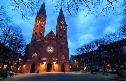Pobunile se crkve u Njemačkoj, žele držati mise za Uskrs