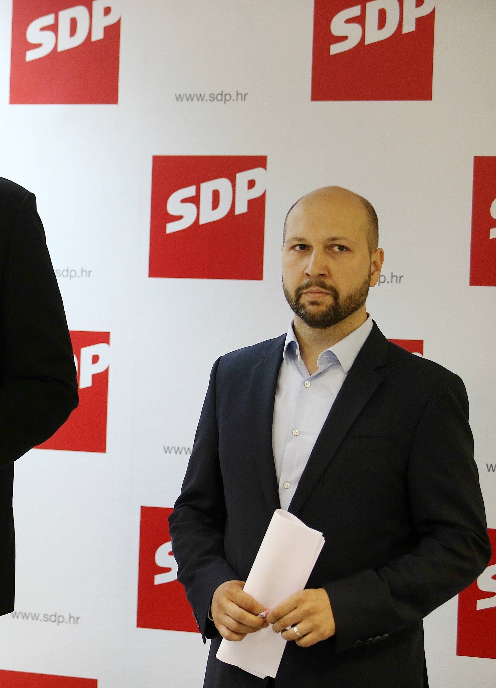 SDP tvrdi: Smijenjeni ministri krše Ustav i Zakon o Vladi...