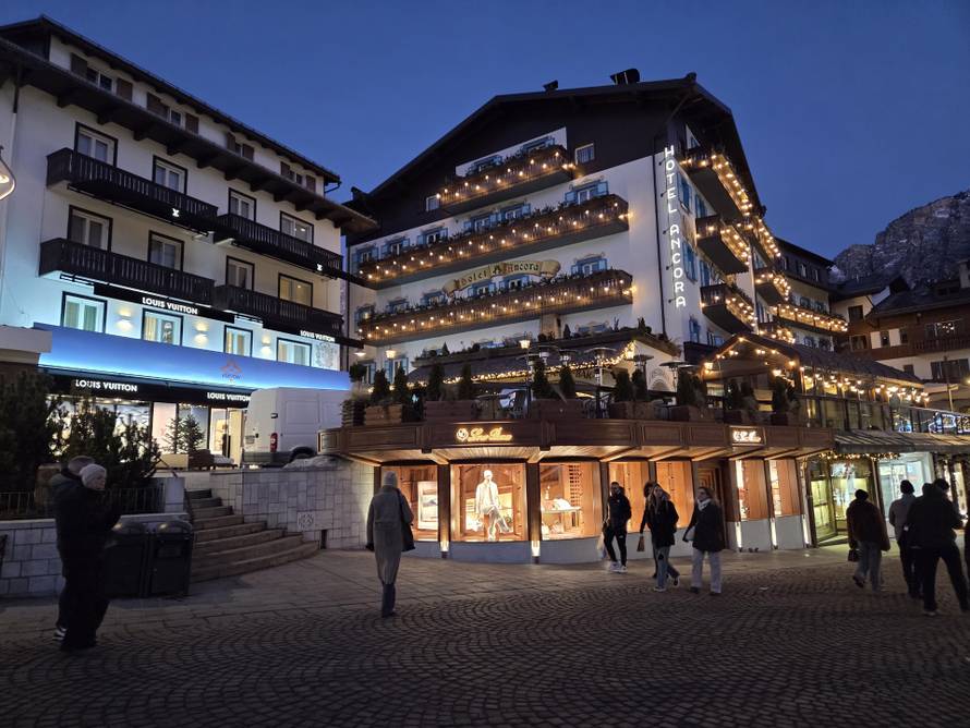 Skija 50 ili 60 tisuća Hrvata, a potroše 150 milijuna eura: Žale se na cijene, a onda sve zapiju