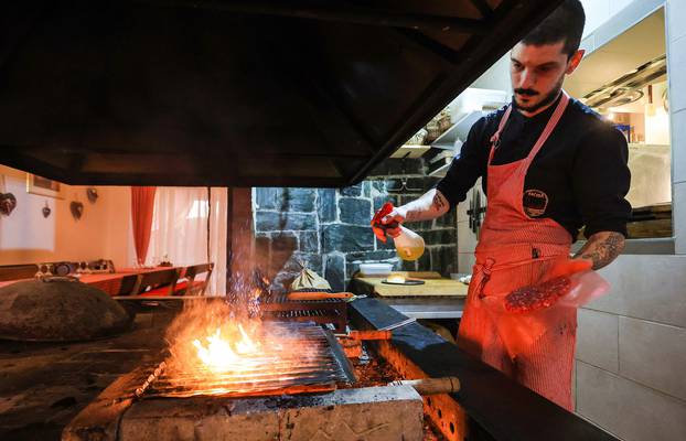 Zagreb: Restoran Pri dečkima