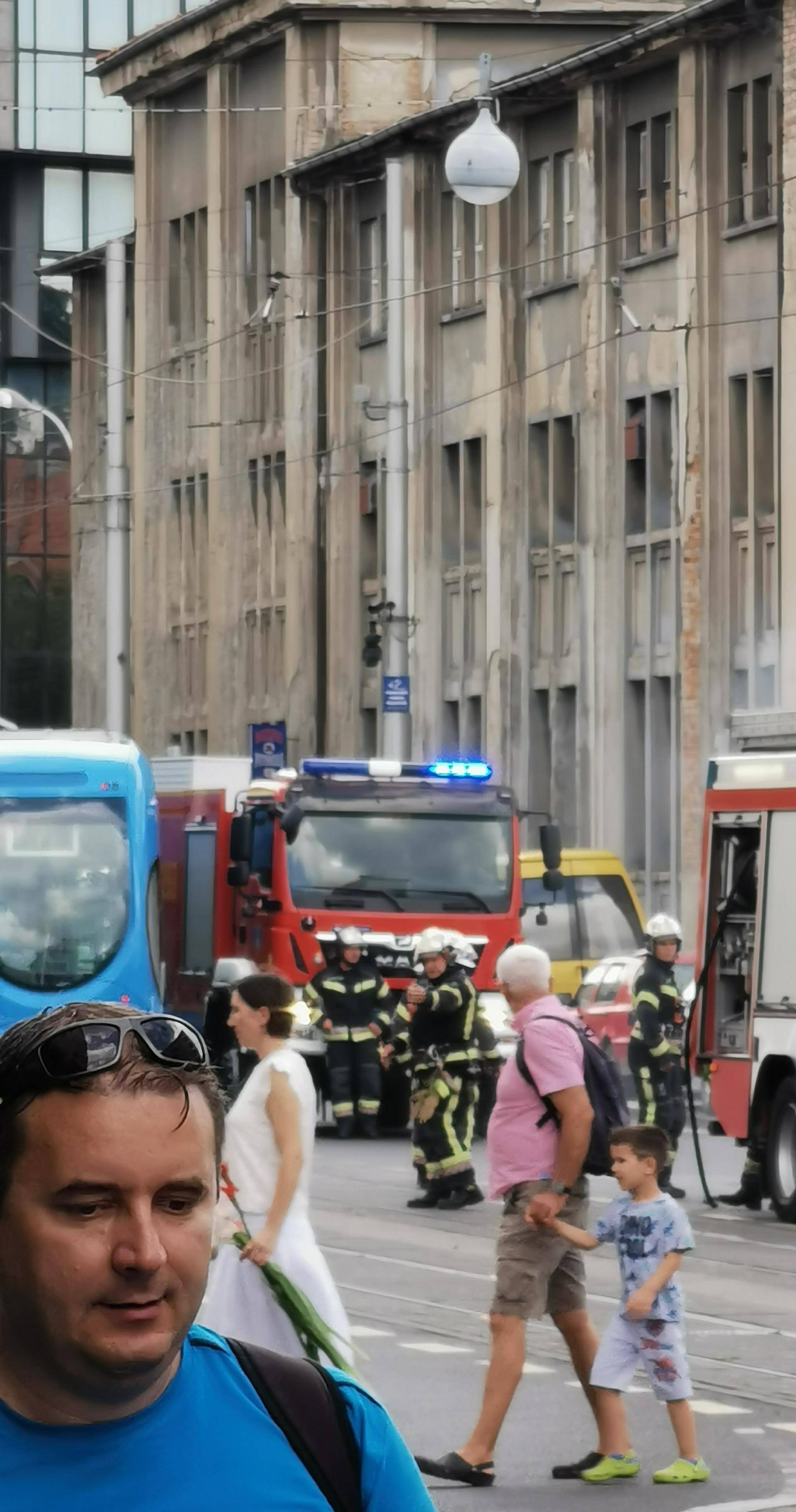 Planuo je kombi u Zagrebu: 'Sukljao je gusti, bijeli dim'