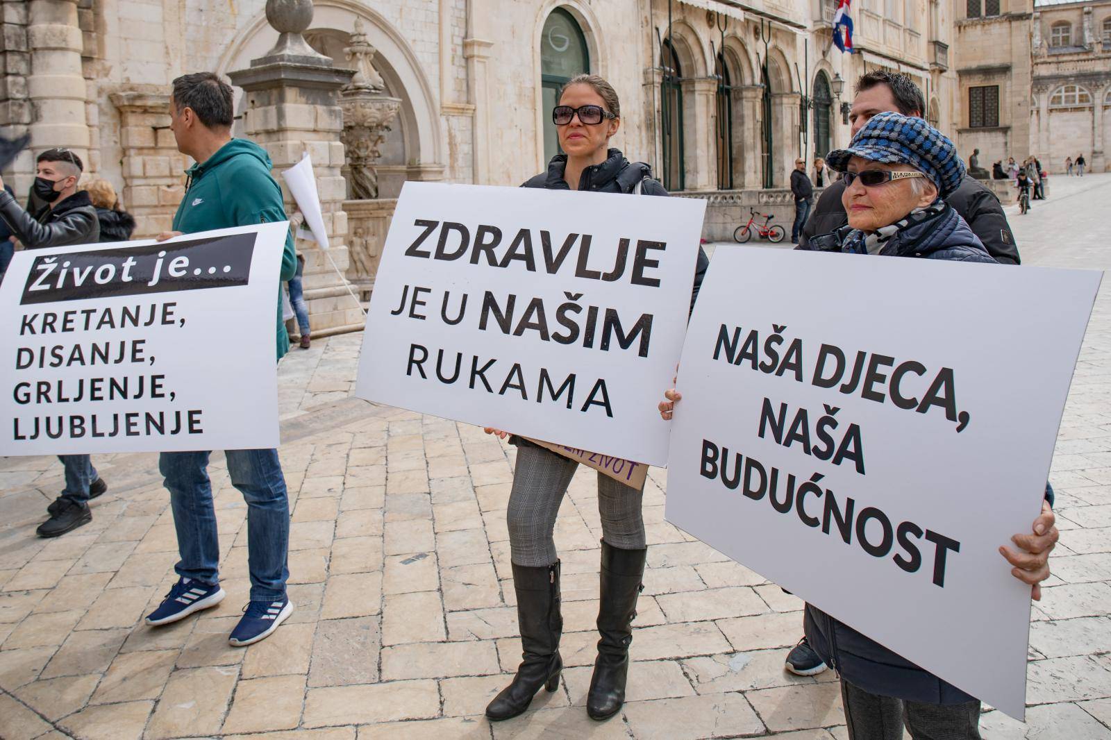 Dubrovčani povorkom podržali slobodu, mir i demokraciju u svijetu