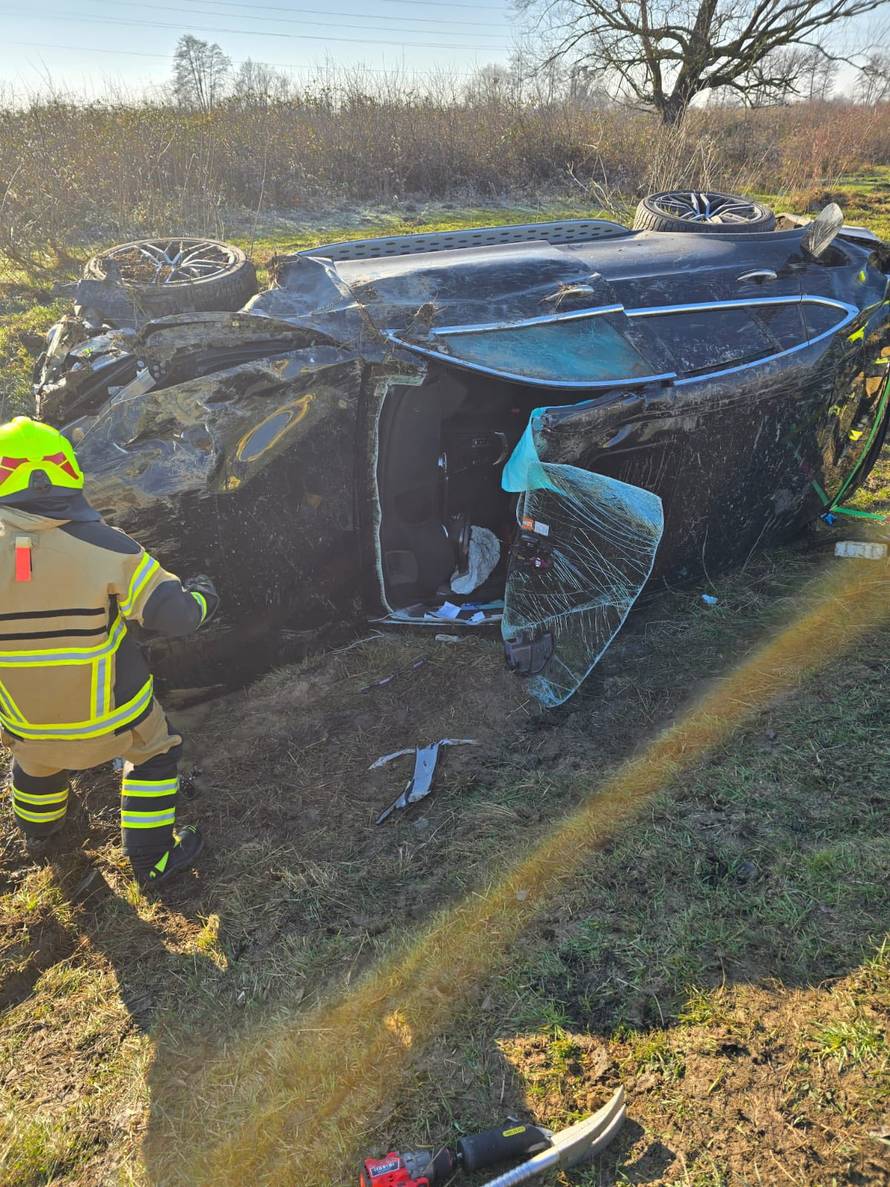 Ostao zarobljen u autu na A3 kod Sl. Broda: Spašavali ga vatrogasci. 'Nikad ne mirujemo'