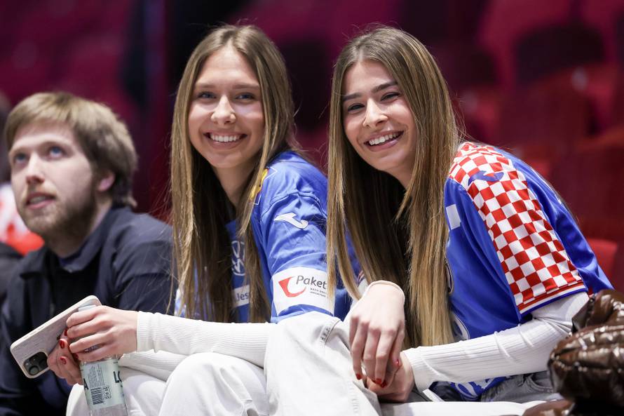 Malmo: Navijači Hrvatske i Mađarske na rukometnoj utakmici EHF prvenstva