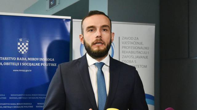 Zagreb: Aladrović uručio ugovore za razvoj novih tehnologija i poslovnih procesa