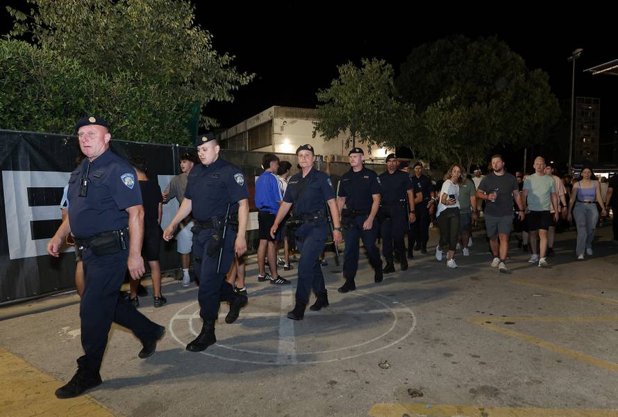 Split: Prvi koji su ušli na Ultru čekaju prve nastupe DJ-a