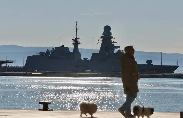 NATO-ov zapovjedni brod Virginio Fasan u splitskoj luci