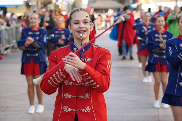 FOTO Najslađa galerija danas - Riječkim karnevalom prošetalo tisuće maškara
