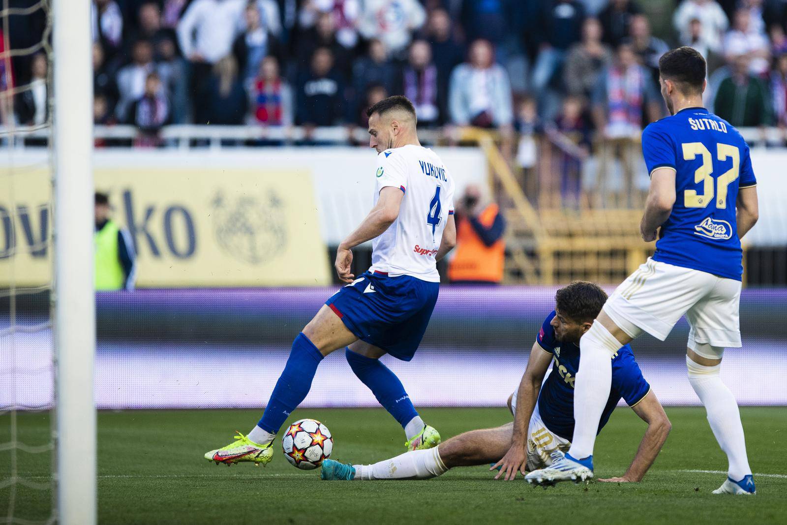 U zaostalom 9. kolu HT Prve HNL sastali se Hajduk i Dinamo