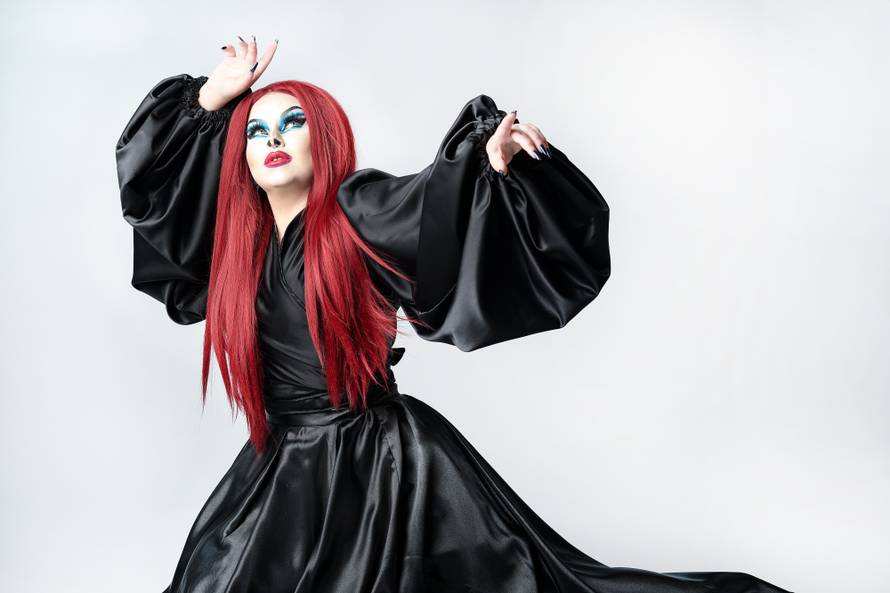 'Jedini sam ženski drag queen u zemlji, otac me vozi na gaže'